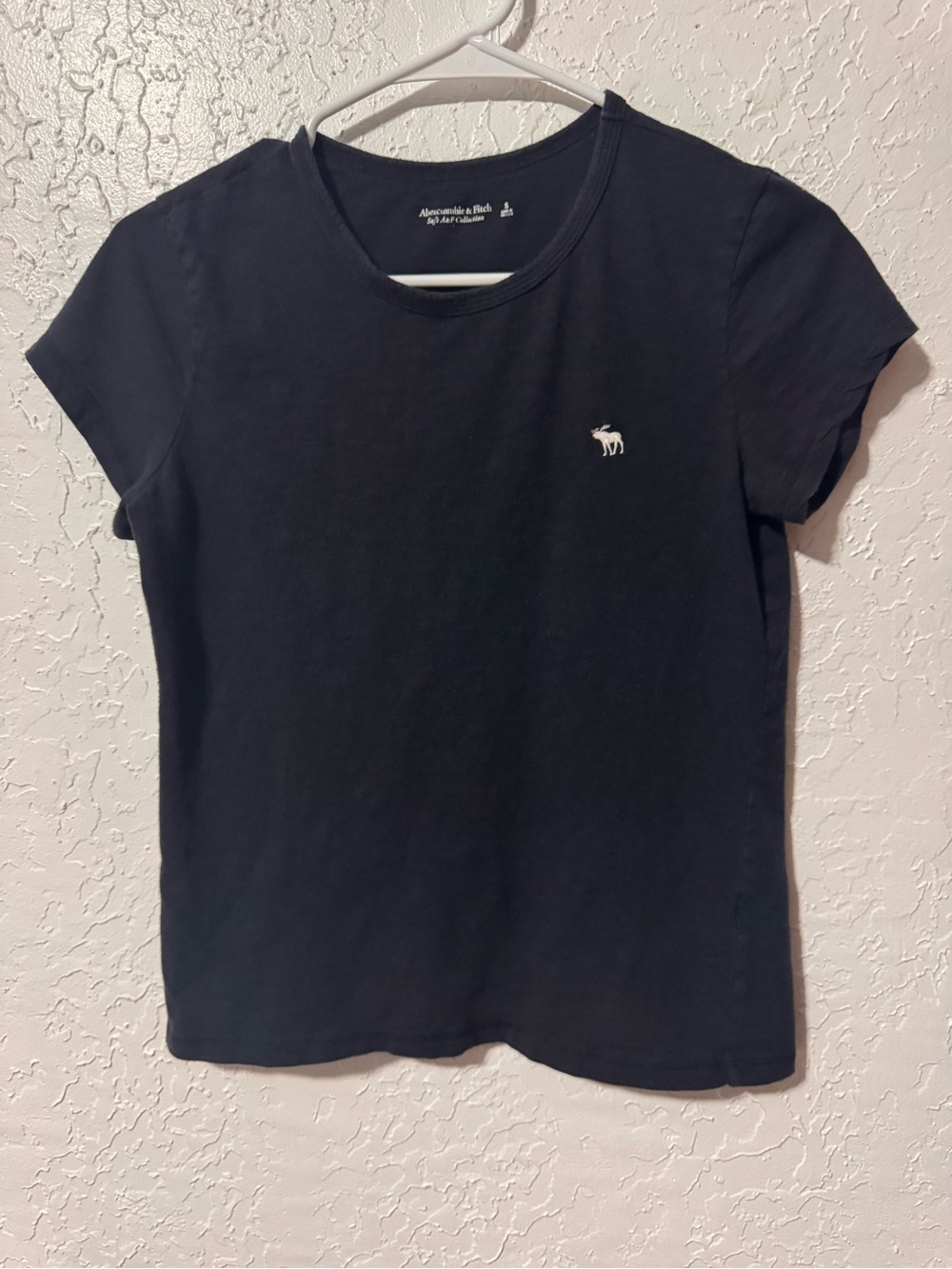 Abercrombie & Fitch Women’s Soft A&F Collection Tee
Size Small